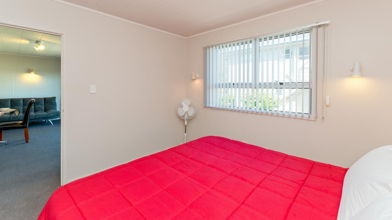 Waitangi Beach Units Bagian luar foto